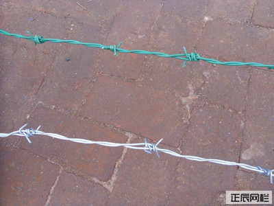 帶刺鐵絲網圍欄價格