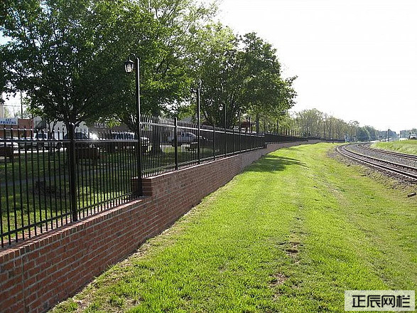 庭院護欄用什么材料好 庭院護欄用什么材料好