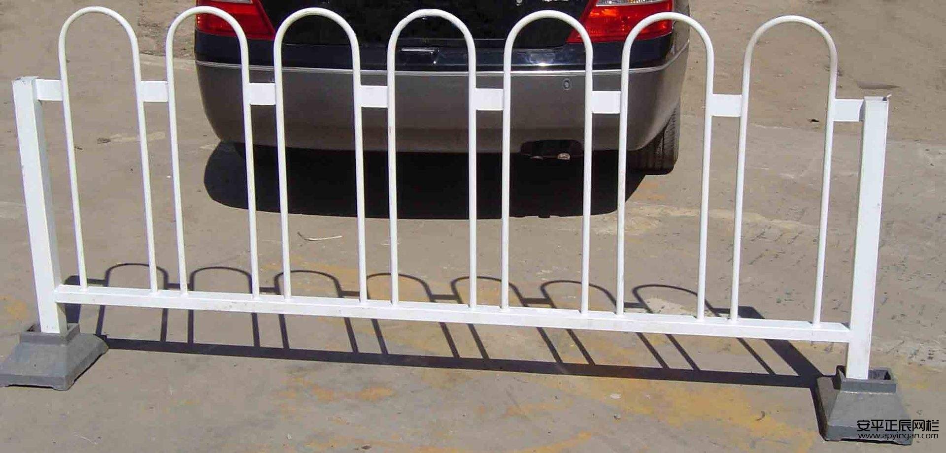 京式護(hù)欄多少錢一米