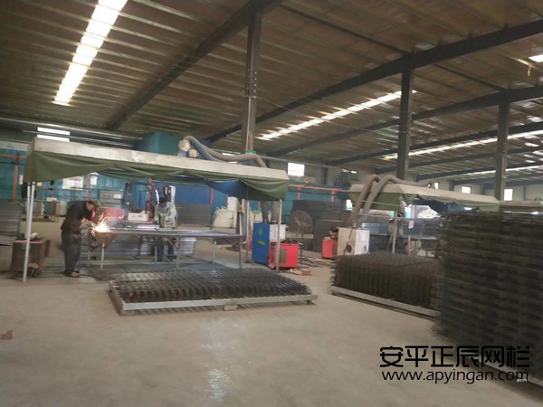 公路護欄網(wǎng)直接生產(chǎn)廠家