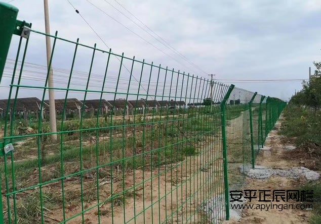 http://www.gxshitian.com光伏電廠圍欄