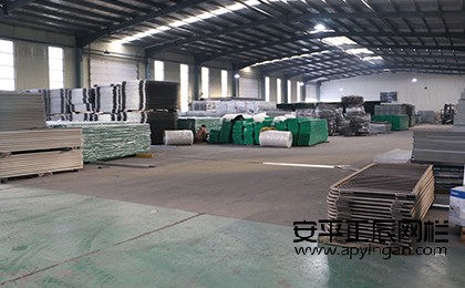 護欄網(wǎng)廠家聯(lián)系方式電話