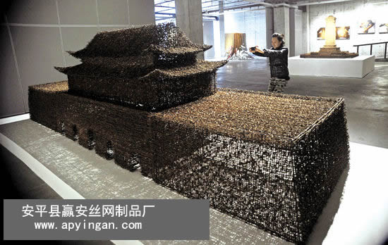 刺繩鐵絲網(wǎng)