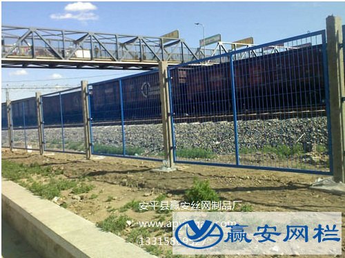 鐵路公路護(hù)欄網(wǎng)