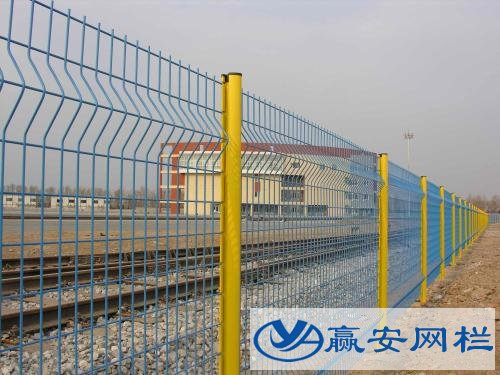 三角折彎護(hù)欄網(wǎng)