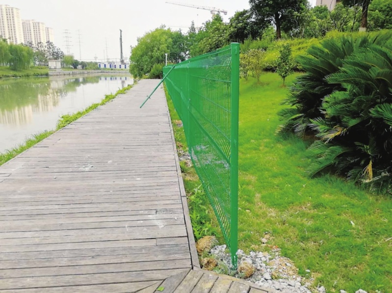 親水帶隔離網(wǎng)