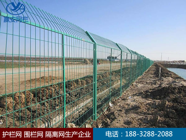 鐵絲網圍欄 鐵絲網圍欄