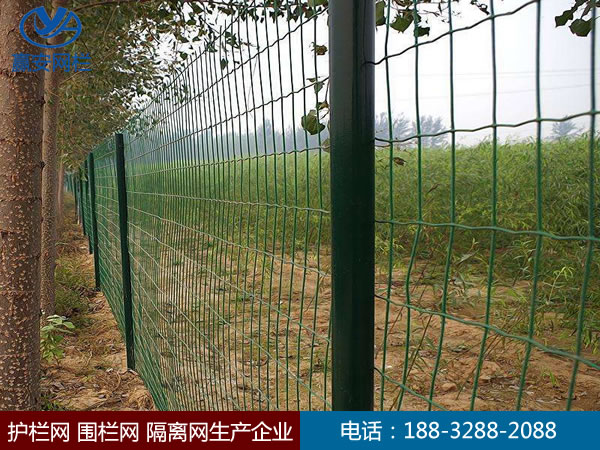 圈地鐵絲圍欄網(wǎng)