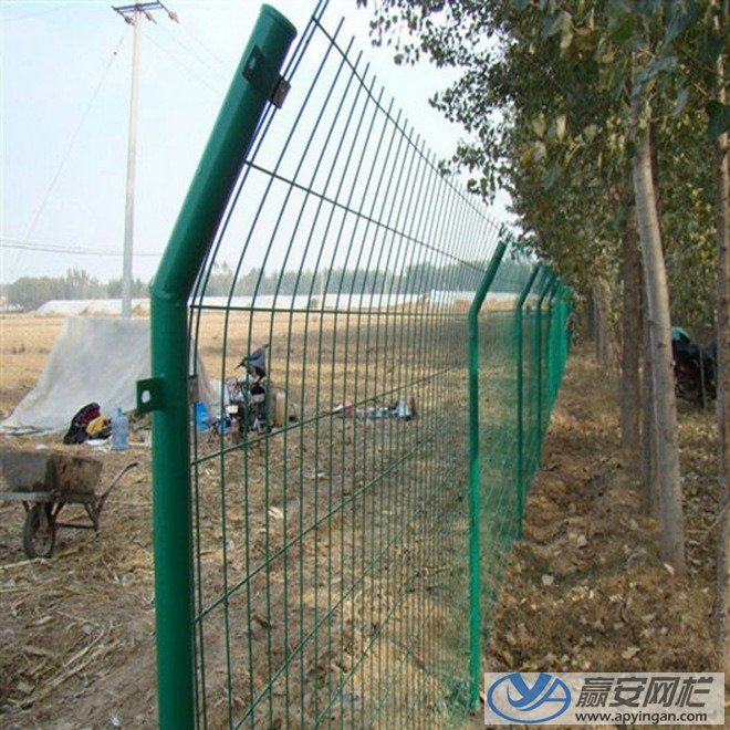 圈地鐵絲圍欄網(wǎng)