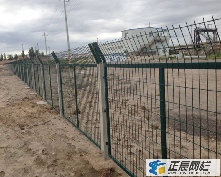 鐵路線路防護柵欄