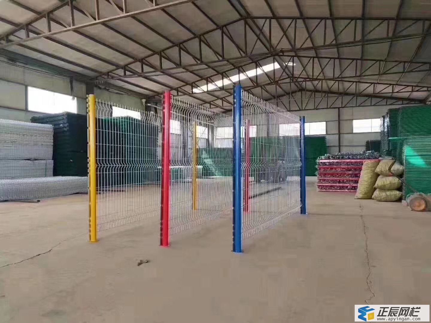 桃型柱護(hù)欄網(wǎng)