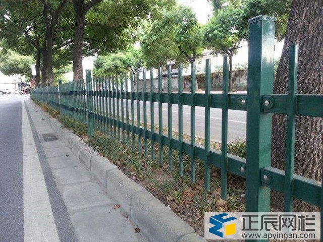 鋅鋼草坪護(hù)欄
