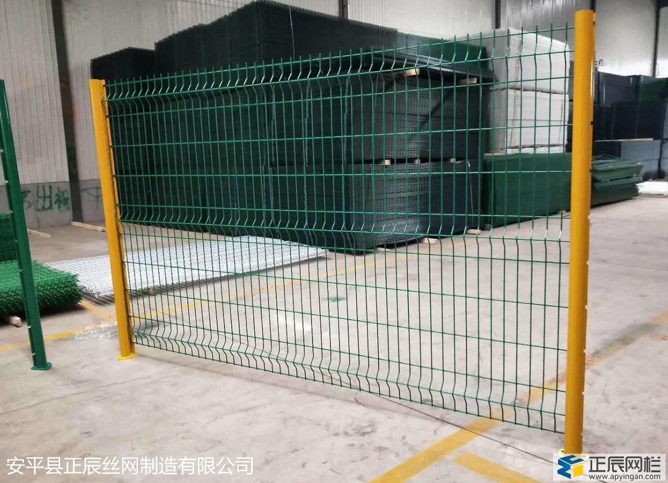 金屬護(hù)欄網(wǎng)