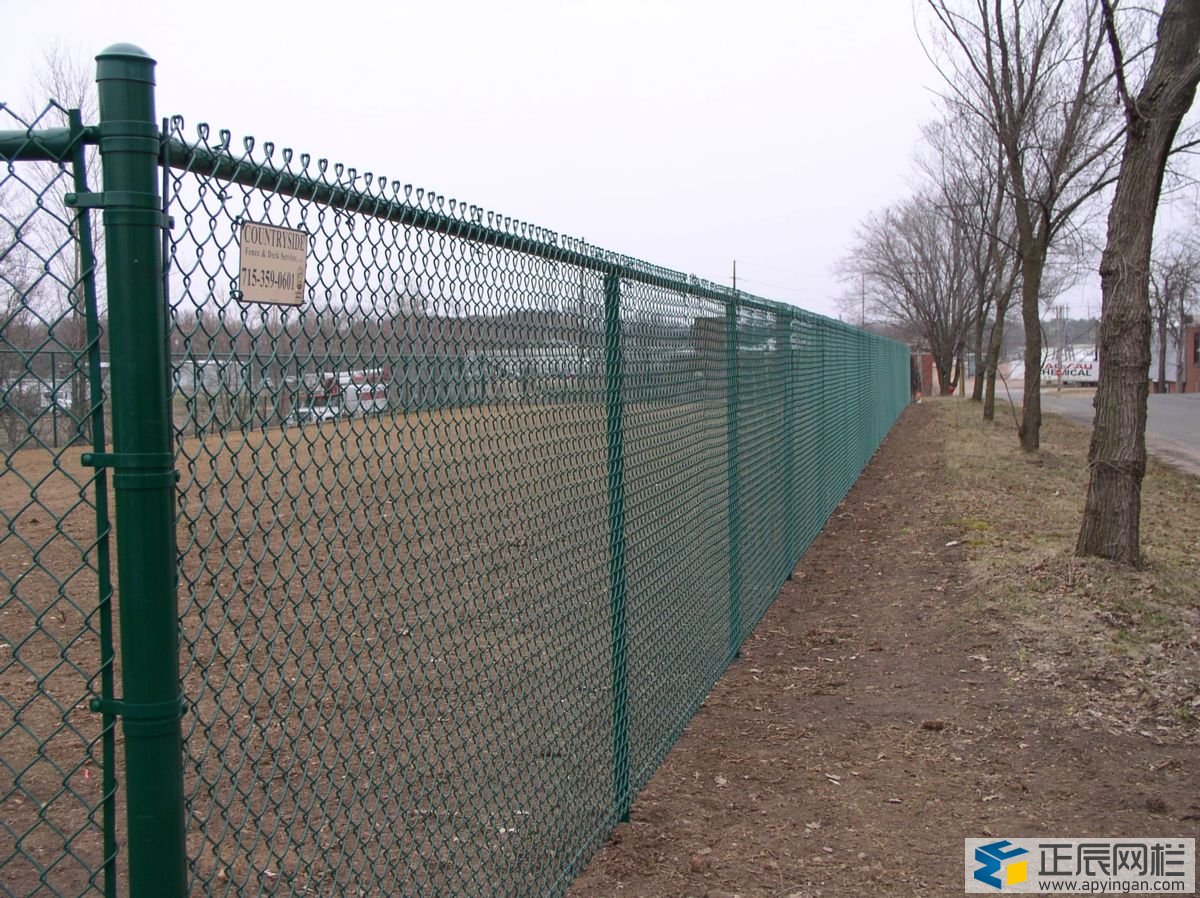 勾花網(wǎng)護欄圖片