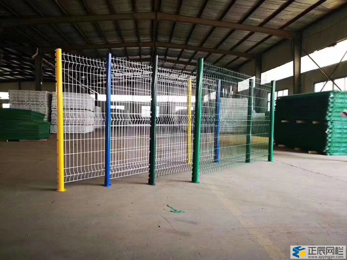 桃型柱護欄網生產廠家