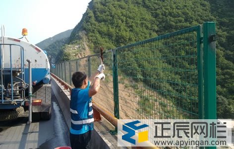 橋梁框架護(hù)欄網(wǎng)