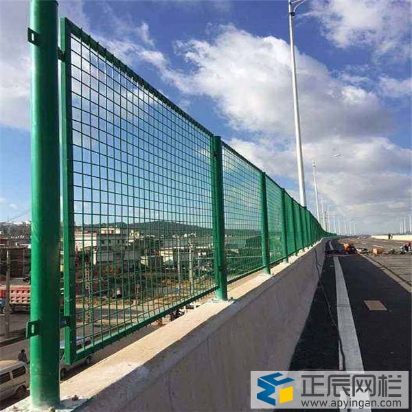 橋梁框架護(hù)欄網(wǎng)