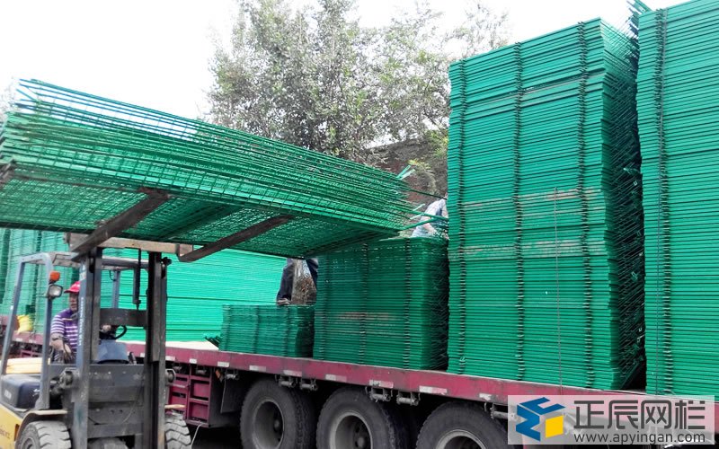 影響公路護(hù)欄網(wǎng)價格的因素