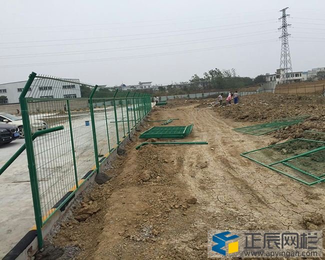 框架護欄網(wǎng)安裝